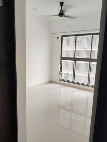 Room in 1 BHK Apartment at UK Iridium, Kandivali East – for Rent