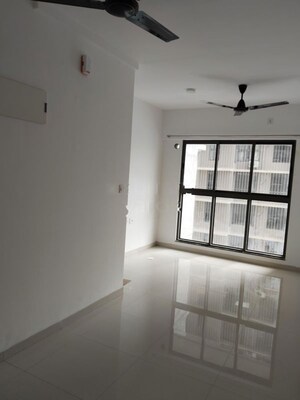 Room in 1 BHK Apartment at UK Iridium, Kandivali East – for Rent