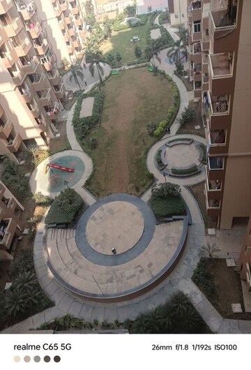 Bathroom in 2.5 BHK Apartment at Supertech Cape Town, Sector 74 – for Sale