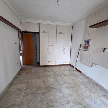 Bedroom in 2 BHK Apartment at Sindhi Society, Chembur – for Rent