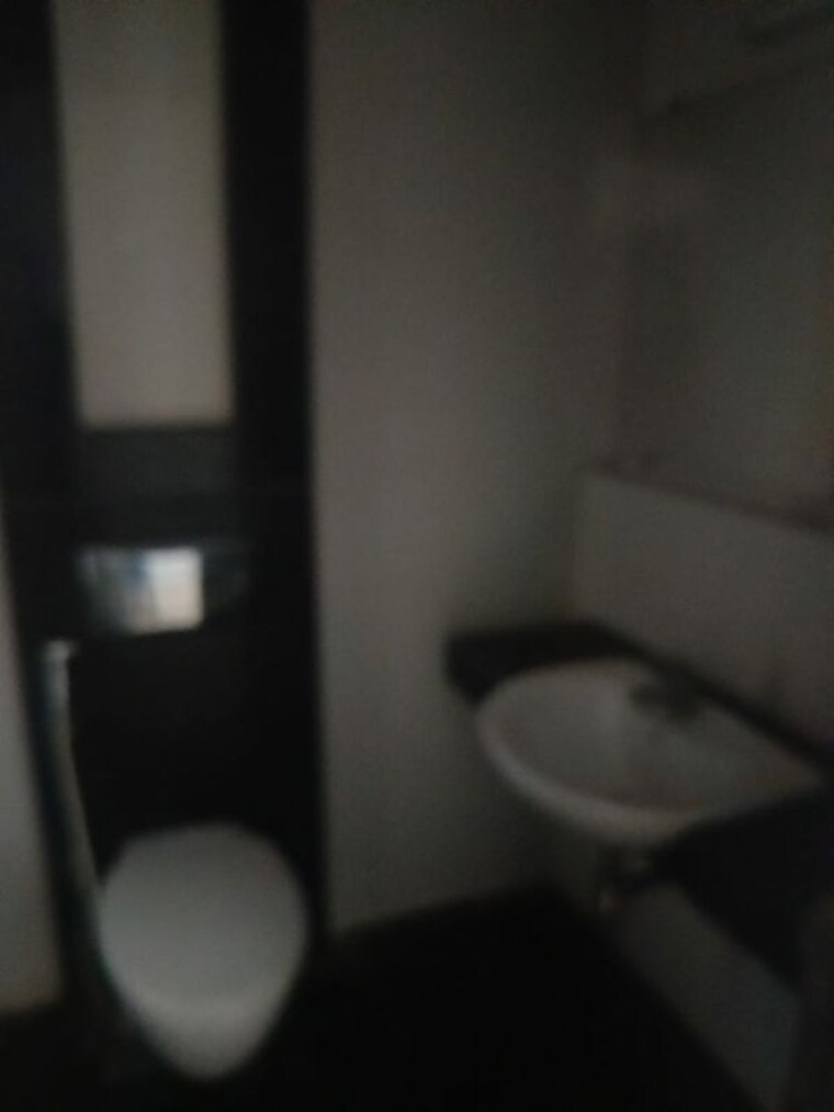 Bathroom, lodha-luxuria 2 Bedroom 780 Sq.Ft. Apartment In Majiwada Thane 9871513