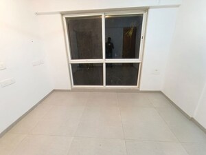 Room in 2 BHK Apartment at Sidhivinayak Flora, Chembur – for Rent