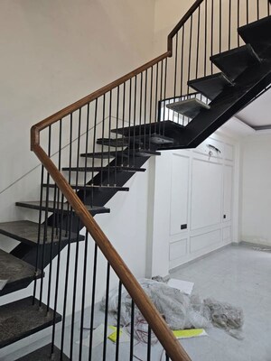 Staircase in 6 BHK Villa at RWA Apartments Sector 52, Sector 52 – for Rent