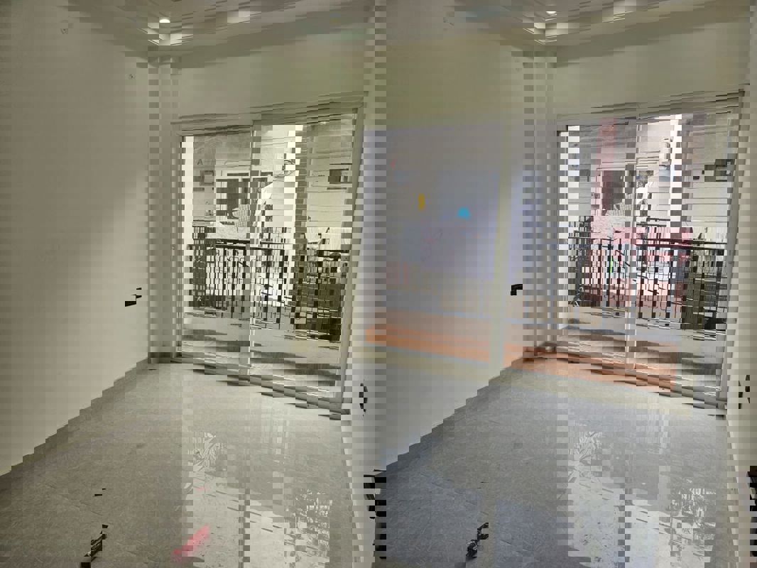 6 BHK + Servant Room,Extra Room 450 Sq.Mt. Villa in RWA Apartments Sector 52