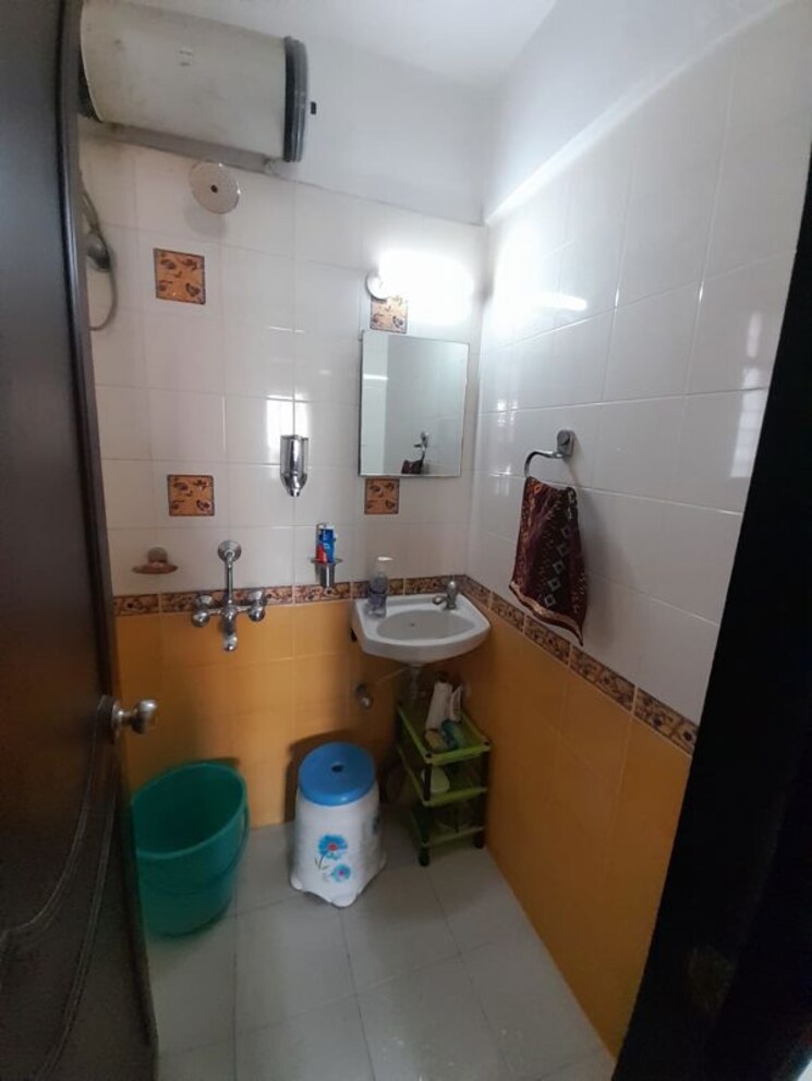 Bathroom, sai-krupa-chs-kandivali 1 Bedroom 532 Sq.Ft. Apartment In Kandivali West Mumbai 9871519