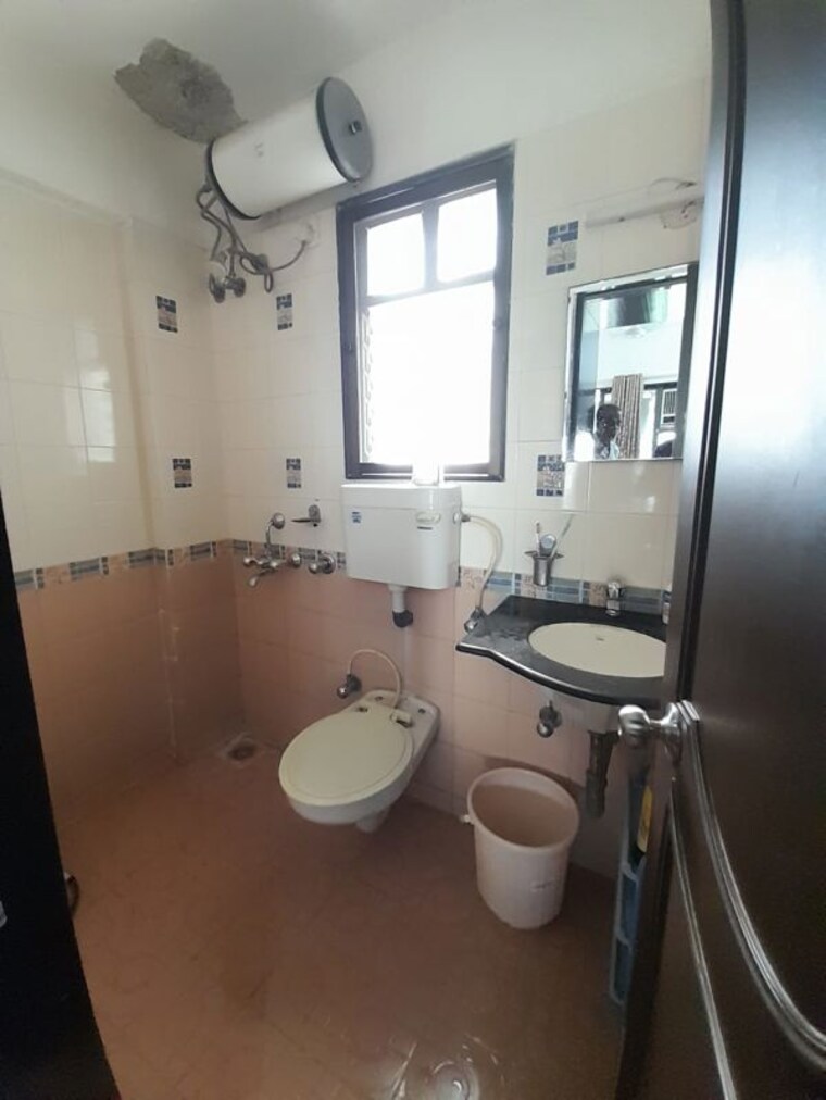 Bathroom, sai-krupa-chs-kandivali 1 Bedroom 532 Sq.Ft. Apartment In Kandivali West Mumbai 9871519