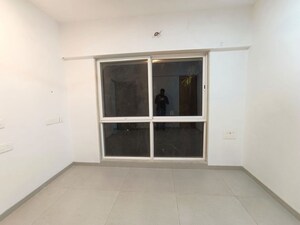 Room in 2 BHK Apartment at Sidhivinayak Flora, Chembur – for Rent