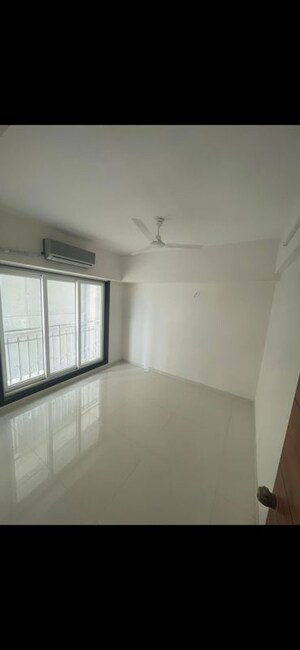 2 BHK Apartment For Rent in Yash Trinity, Dadar West