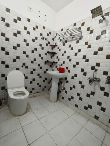 Bathroom in 3 BHK Apartment at Yashika 104, Sector 104 – for Rent