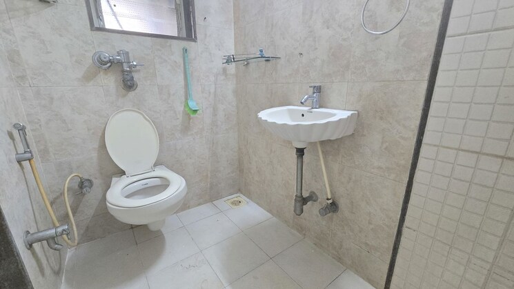 Bathroom, agarwal-trinity-towers 1 Bedroom 460 Sq.Ft. Apartment In Malad West Mumbai 9871620