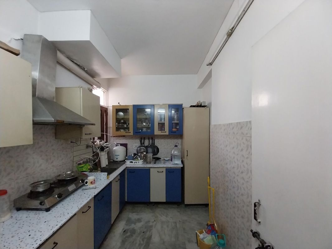 2 BHK + Pooja Room 180 Sq.Ft. Builder Floor in Sushant Lok 2