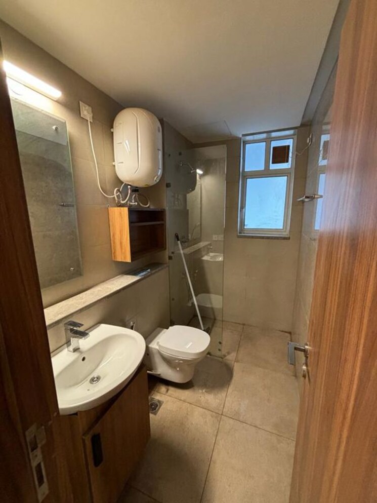 Bathroom, sushant-lok-2 3 Bedroom 250 Sq.Yd. Builder Floor In Sector 57 Gurgaon 9871657