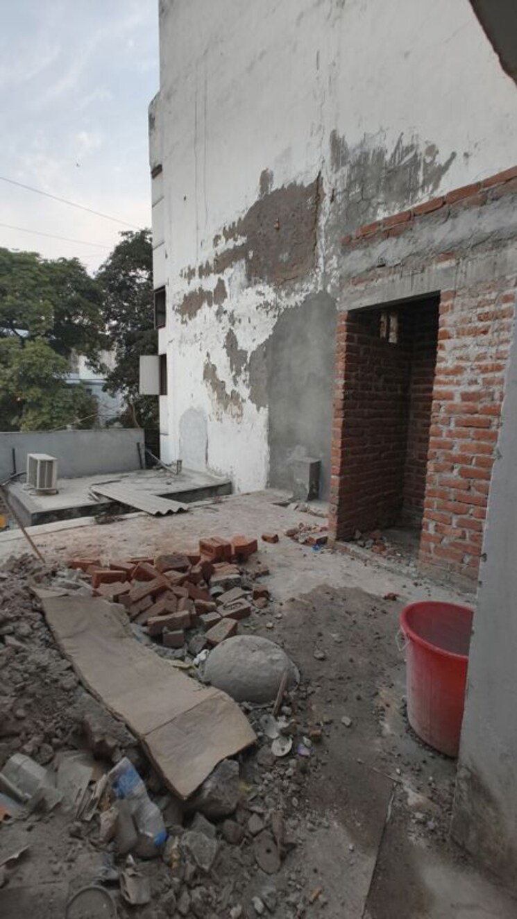 Exterior View, greater kailash i Commercial Showroom 1500 Sq.Ft. In Greater Kailash I Delhi 9871662