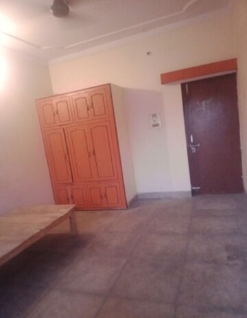 Room in 1 RK Villa at Aliganj – for Rent