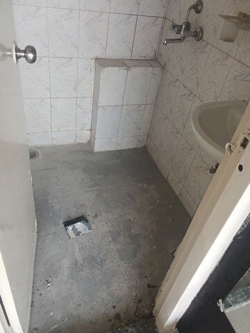 Bathroom in 1.5 BHK Apartment at Zara Aavaas, Sector 104 – for Rent