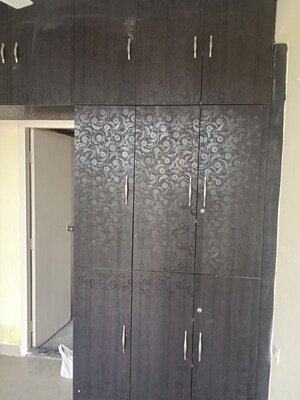 Furnished Amenities in 1.5 BHK Apartment at Zara Aavaas, Sector 104 – for Rent