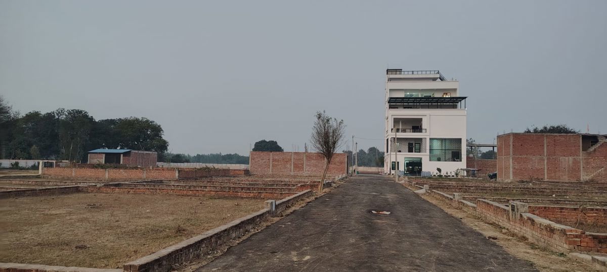 Plot For Sale in Mohanlalganj