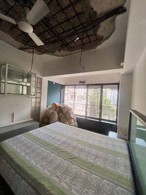 Bedroom in 2 BHK Apartment at Juhu – for Rent