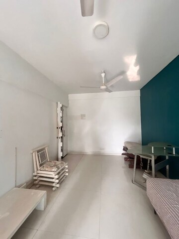 Room in 2 BHK Apartment at Juhu – for Rent
