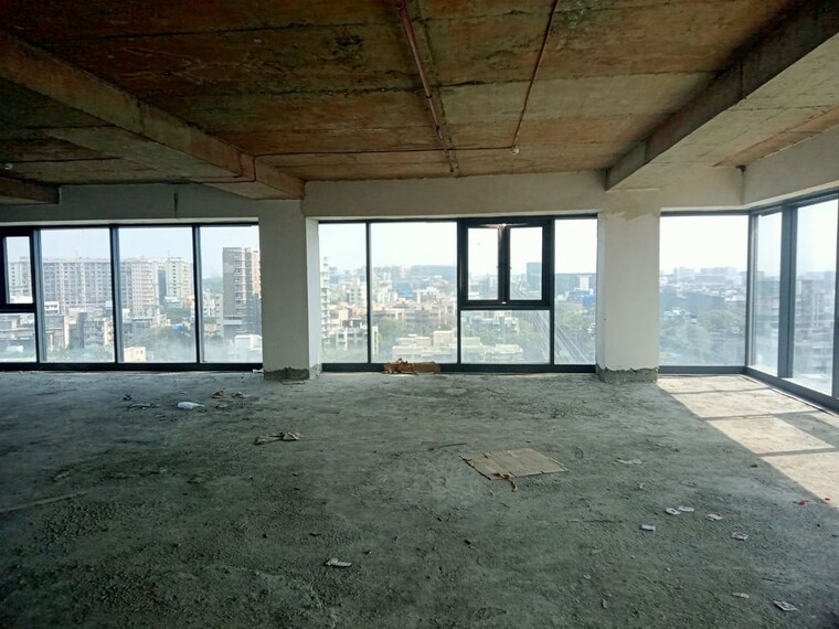  Parking, sajay-business-hub Commercial Office Space 2800 Sq.Ft. In Andheri East Mumbai 9871679