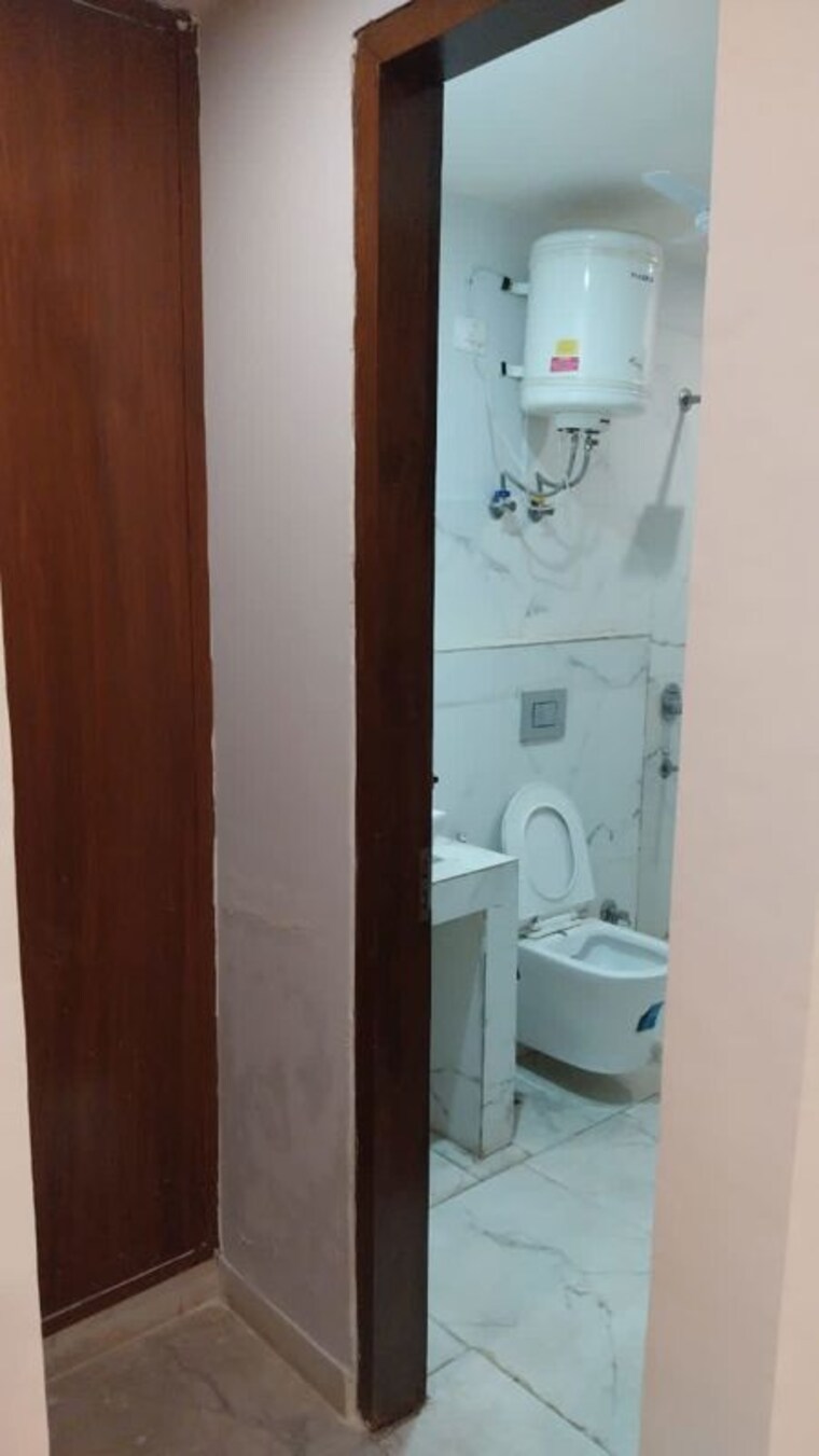 Bathroom, sector 46 3 Bedroom 2100 Sq.Ft. Builder Floor In Sector 46 Gurgaon 9871683