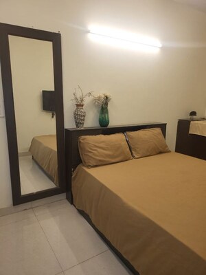 Bedroom in 4 BHK Builder Floor at Dlf Phase ii – for Rent