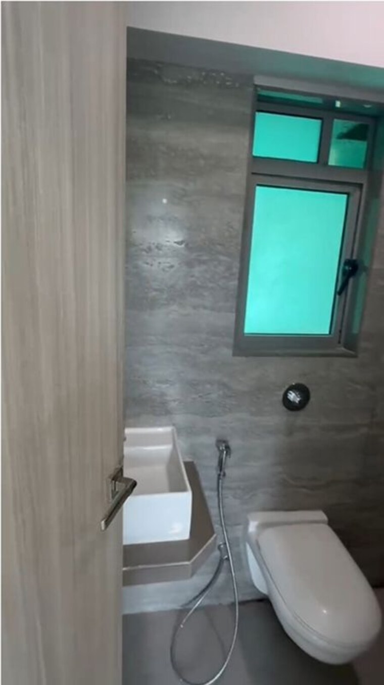 Bathroom, paradigm-71-midtown 2 Bedroom 715 Sq.Ft. Apartment In Chembur Mumbai 9871572