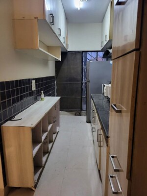 Team Area in 4 BHK Builder Floor at Dlf Phase ii – for Rent