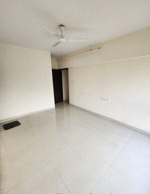 Room in 3 BHK Apartment at Shreedham Classic, Goregaon West – for Sale