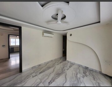 Room in 3 BHK Builder Floor at Sector 46 – for Rent