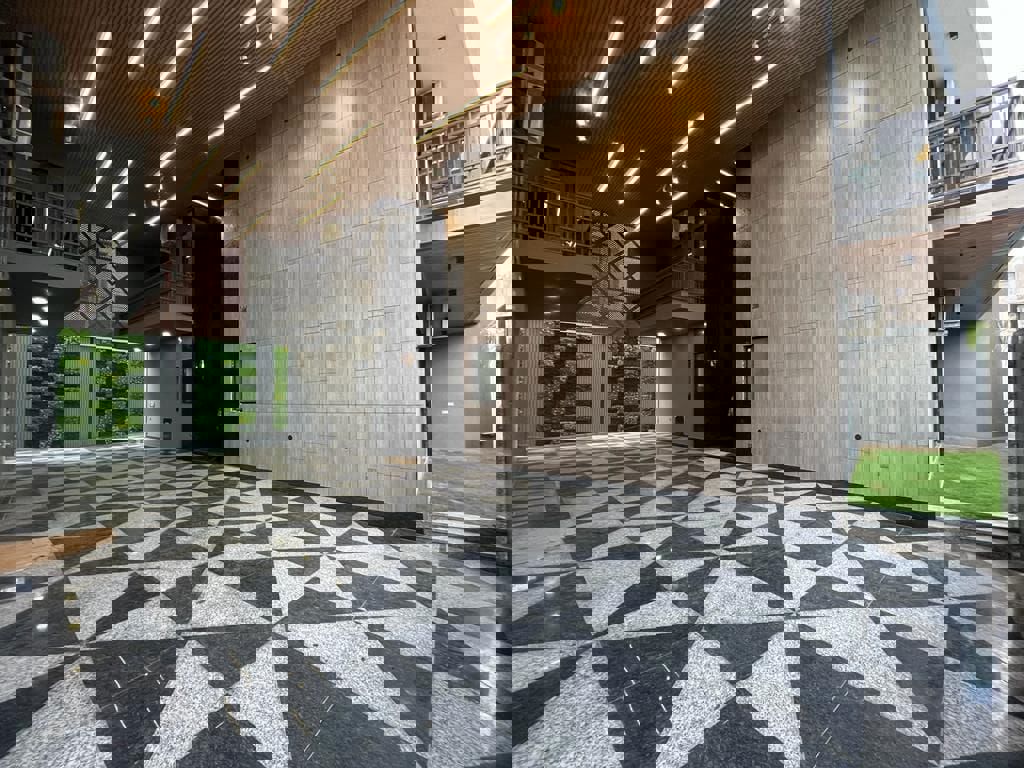 4 BHK + Pooja Room,Servant Room,Study Room,Extra Room 7000 Sq.Ft. Apartment in DLF Regent House