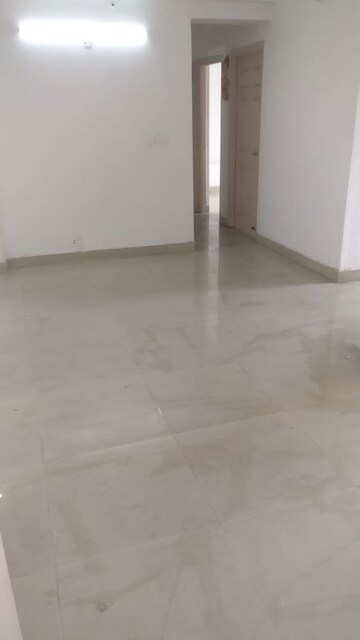 Room in 3 BHK Apartment at Supertech Cape Town, Sector 74 – for Rent