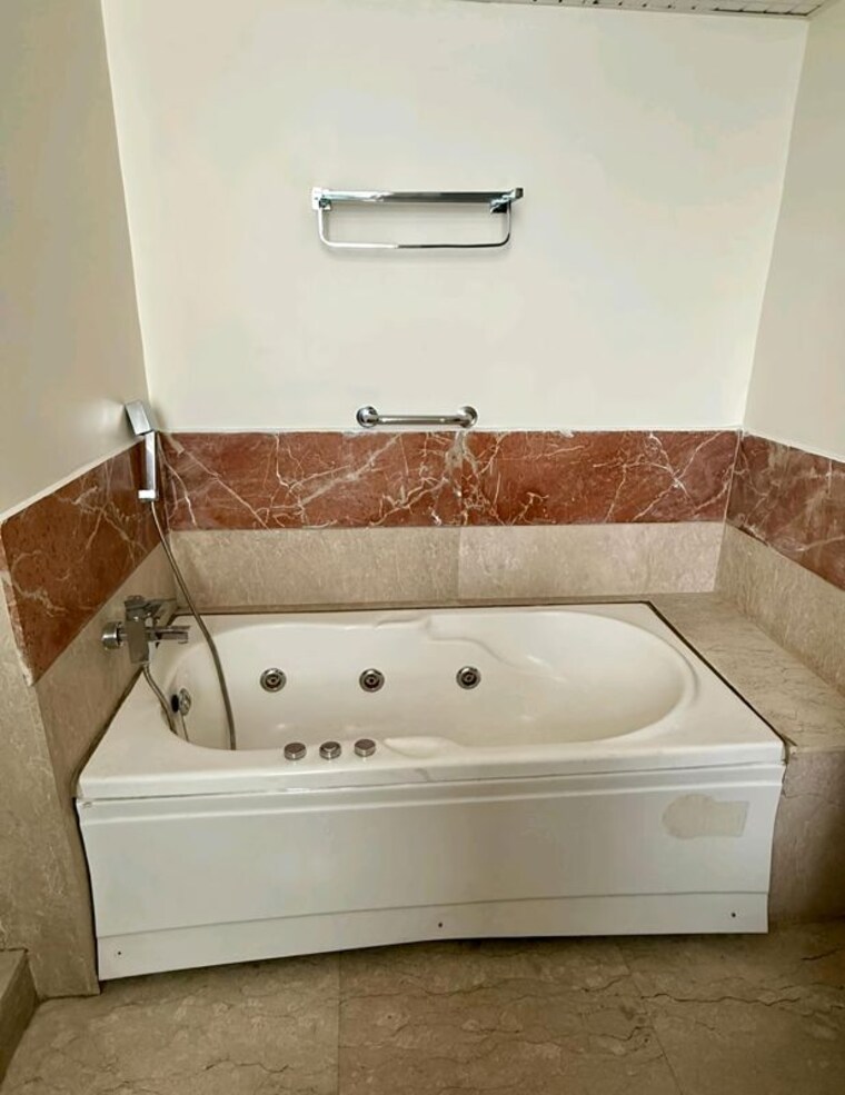 Bathroom, parsvnath-exotica 3 Bedroom 2645 Sq.Ft. Apartment In Sector 53 Gurgaon 9871827