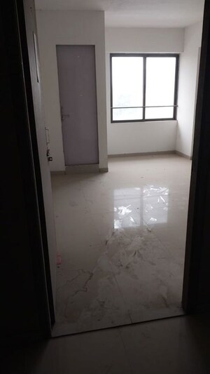 Room in  Shop at Vasna – for Rent