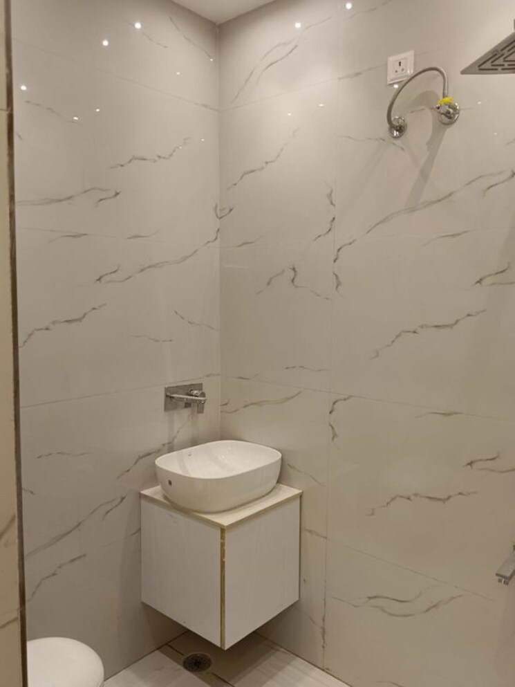 Bathroom, pir machalla 3 Bedroom 1250 Sq.Ft. Apartment In Pir Machalla Zirakpur 9871825