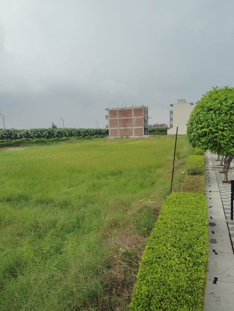 Garden, shiva-global-city  900 Sq.Ft. Plot In Sadopur Greater Noida 9871783