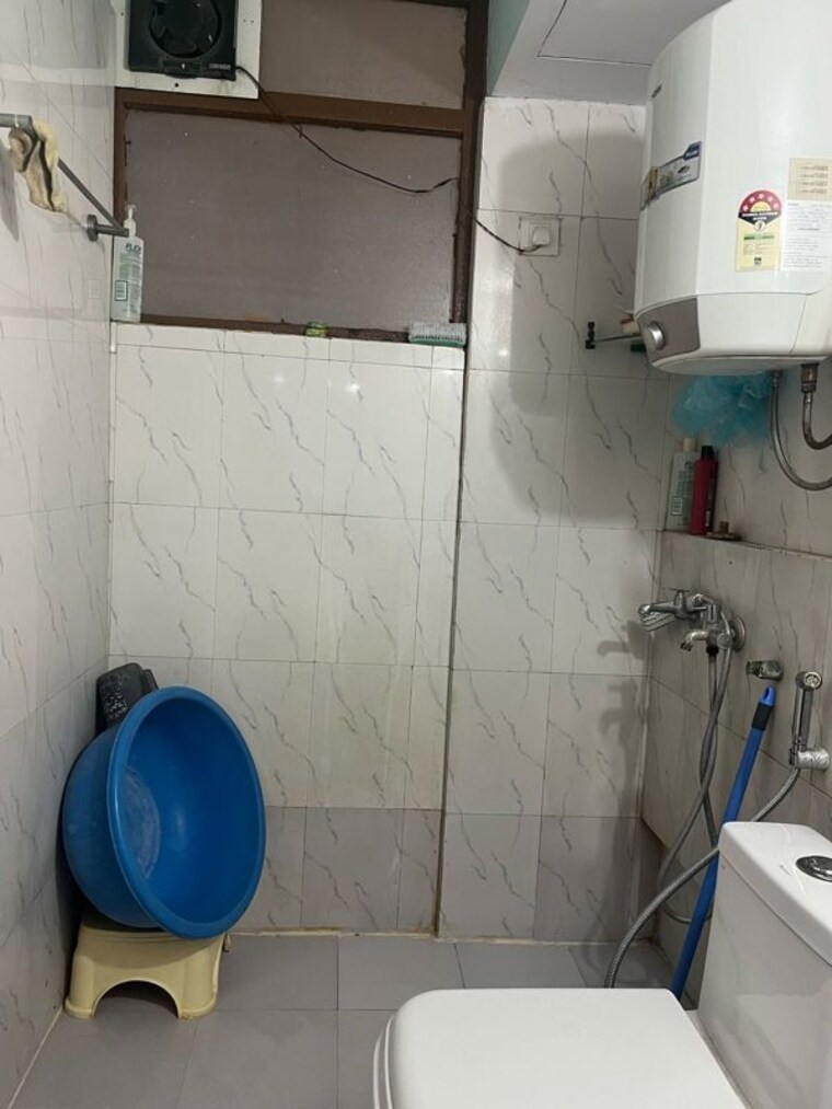 Bathroom, sector 82 2 Bedroom 500 Sq.Ft. Apartment In Sector 82 Faridabad 9871907