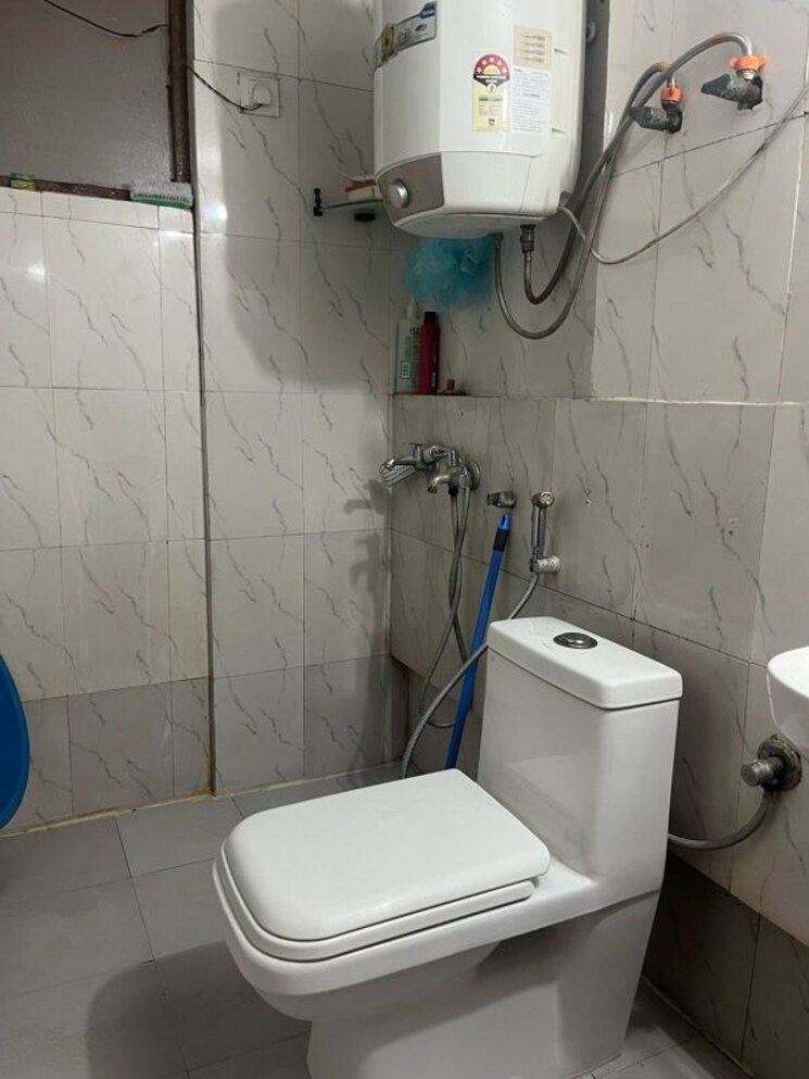 Bathroom, sector 82 2 Bedroom 500 Sq.Ft. Apartment In Sector 82 Faridabad 9871907
