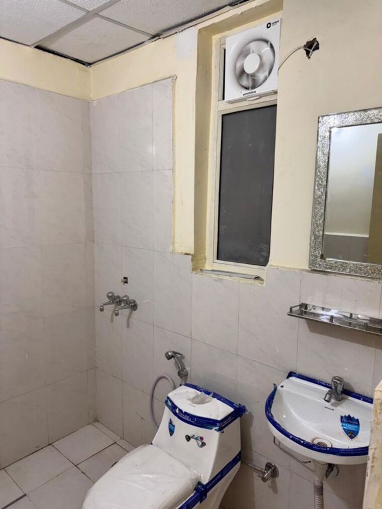 Bathroom, pyramid-elite 2 Bedroom 1805 Sq.Ft. Apartment In Sector 86 Gurgaon 9871921