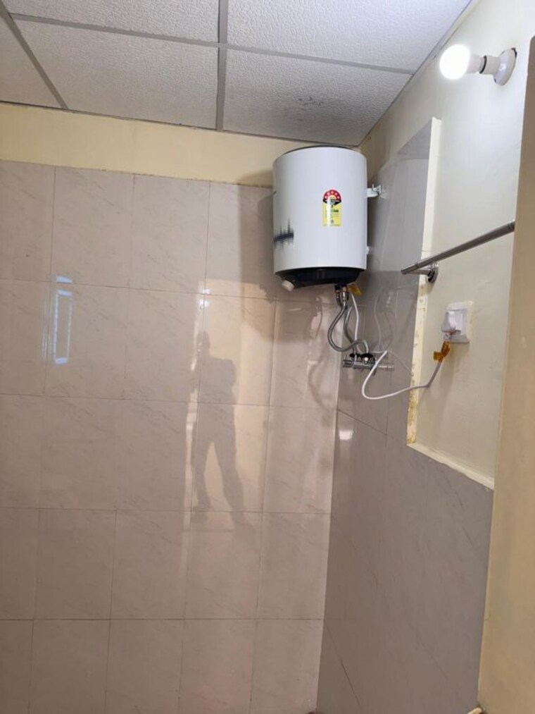 Bathroom, pyramid-elite 2 Bedroom 1805 Sq.Ft. Apartment In Sector 86 Gurgaon 9871921
