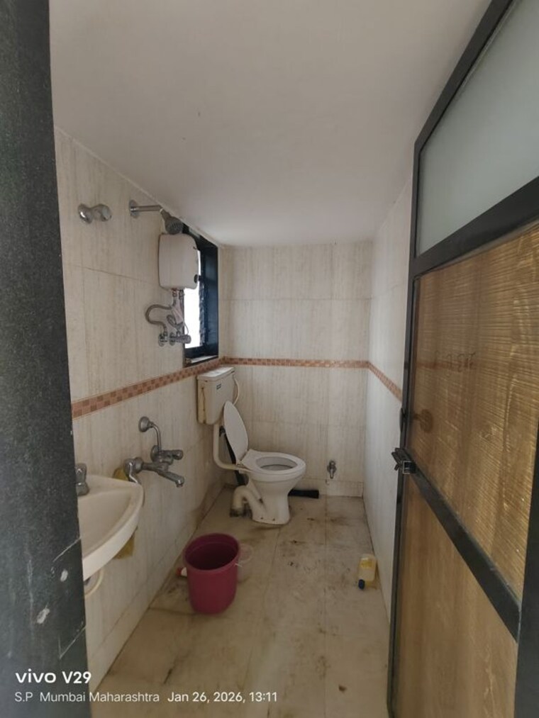 Bathroom, prerna-chs-worli 2 Bedroom 700 Sq.Ft. Apartment In Worli Mumbai 9871924