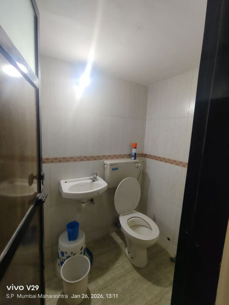 Bathroom, prerna-chs-worli 2 Bedroom 700 Sq.Ft. Apartment In Worli Mumbai 9871924