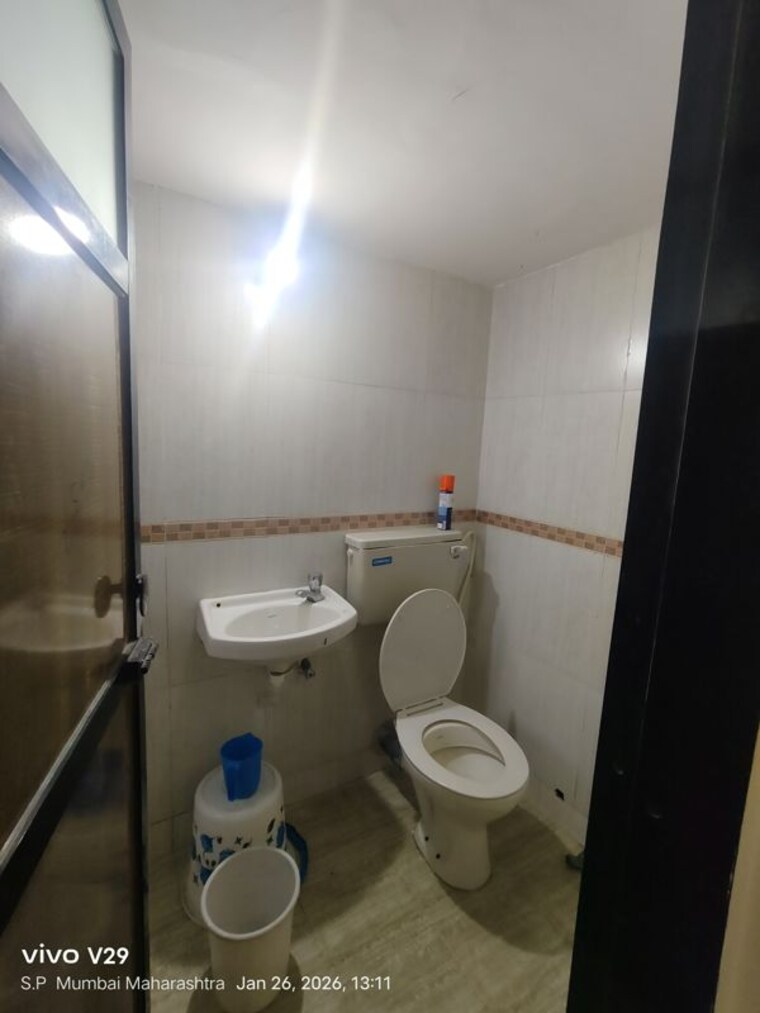 Bathroom, prerna-chs-worli 2 Bedroom 700 Sq.Ft. Apartment In Worli Mumbai 9871924