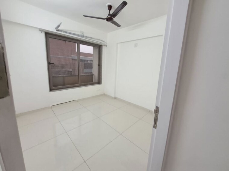 Room, vastrapur 3 Bedroom 1615 Sq.Ft. Apartment In Vastrapur Ahmedabad 9871893