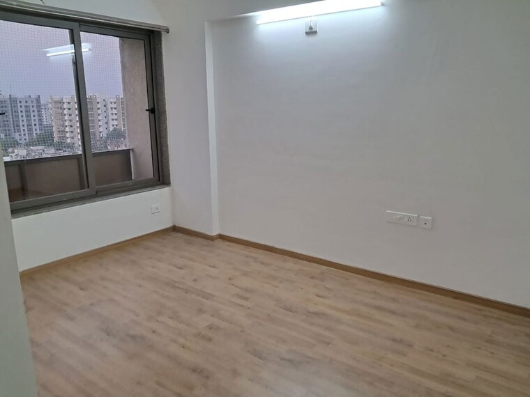 Room, vastrapur 3 Bedroom 1615 Sq.Ft. Apartment In Vastrapur Ahmedabad 9871893