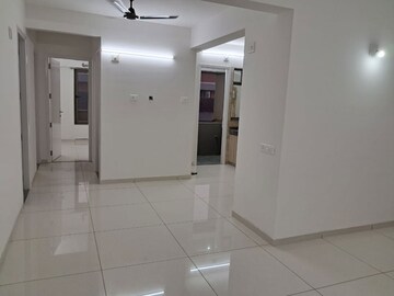 Room in 3 BHK Apartment at Vastrapur – for Rent