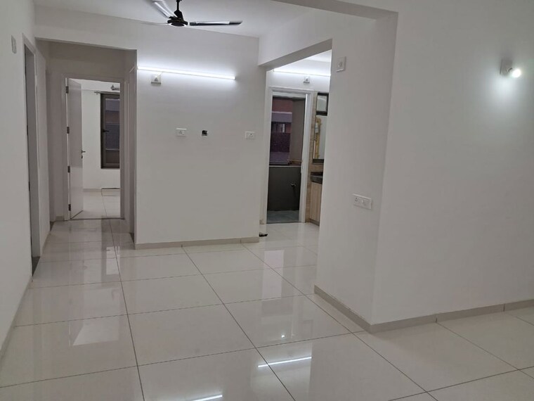 Room, vastrapur 3 Bedroom 1615 Sq.Ft. Apartment In Vastrapur Ahmedabad 9871893