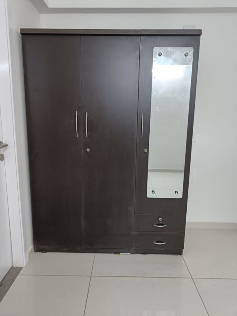 Room, vastrapur 3 Bedroom 1615 Sq.Ft. Apartment In Vastrapur Ahmedabad 9871893