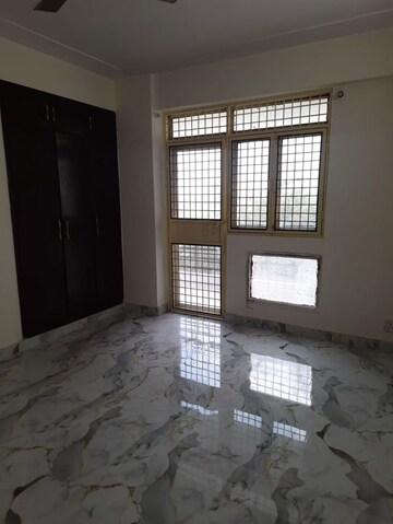 Room in 3 BHK Apartment at GH-7 Crossings Republik, Vijay Nagar – for Sale