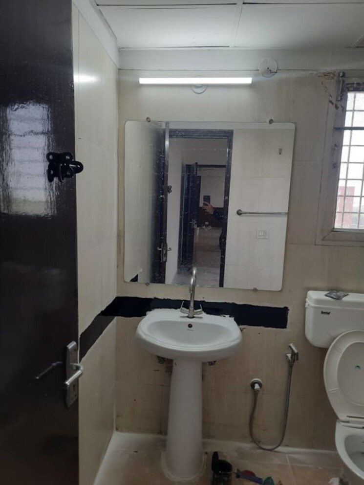 Bathroom, gh-7-crossings-republik 3 Bedroom 1725 Sq.Ft. Apartment In Vijay Nagar Ghaziabad 9871947